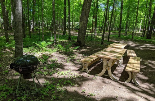 Phelps Apartment | BYOTent Glamping Campsite #9, Premium Amenities Included!