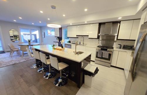Lowertown Apartment | Byward-Market Luxury GuestHouse
