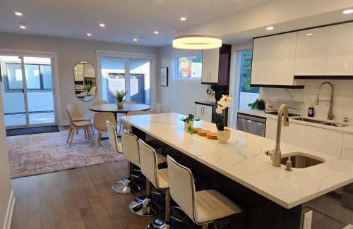 Lowertown Apartment | Byward-Market Luxury GuestHouse