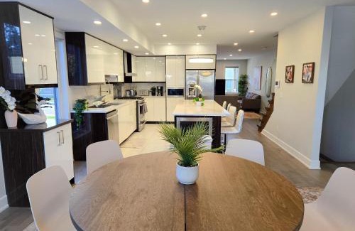 Lowertown Apartment | Byward-Market Luxury GuestHouse
