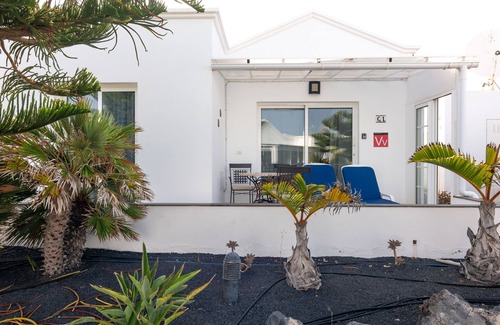 Haria House | C1, in a small complex with communal heated pool 100m from the sea