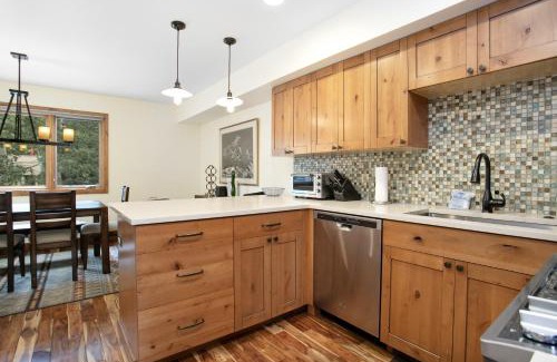 Intermountain House | C2 Meadow Creek townhouse