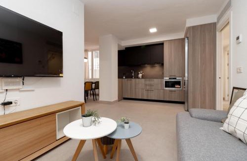 Cruz de Humilladero Apartment | C23 Lovely 4 Bedroom close to Maria Zambrano