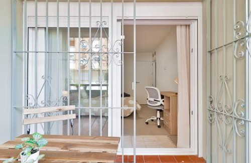 Cruz de Humilladero Apartment | C23 Lovely 4 Bedroom close to Maria Zambrano