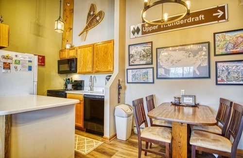 Timberline Condo | C302 -Great views! Timberline Condo