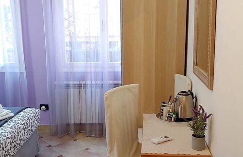 Dorsoduro House | Ca 'Barozzi - Purple double room -
