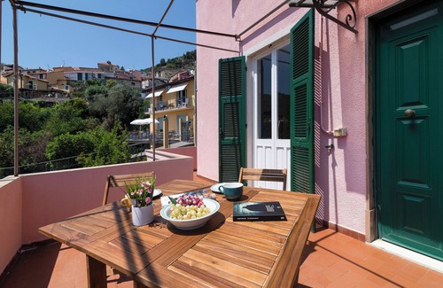 Moglio Apartment | Ca Di Mamma, Alassio, Italy