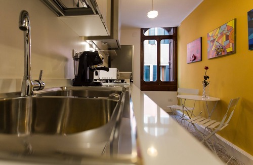 San Marco Apartment | Ca' Nal Apartments, Corte Grimani Inn - GONDOLA