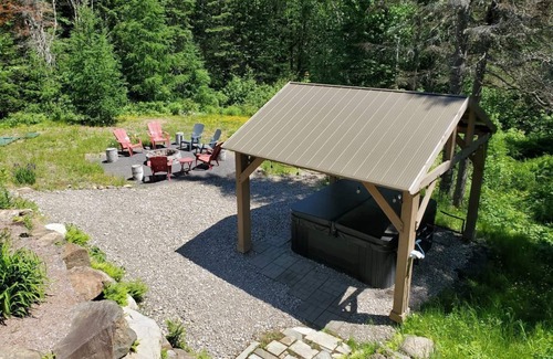 Petite-Riviere-Saint-Francois Ski Chalet | Rustic chic chalet in the forest