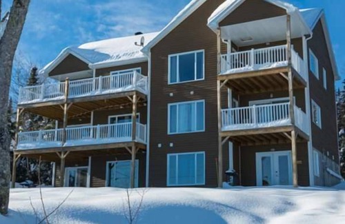 Petite-Riviere-Saint-Francois Condo | Cottage APE-16-1 | Petite-Rivière-St-François
