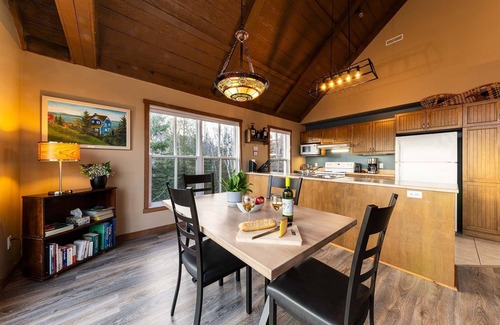 Petite-Riviere-Saint-Francois Ski Chalet | SPA & Mountain View - Condo Lapaix-Ski