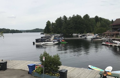 Sainte-Marguerite-du-Lac-Masson House | Lakeview Cottage