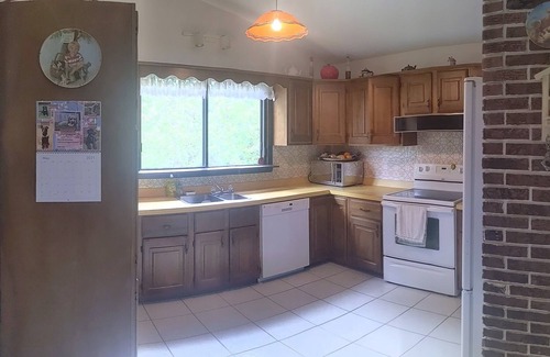 Sainte-Marguerite-du-Lac-Masson House | LaTulippe House -Quiet forest as a backyard!
