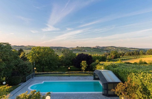 Bosco Marengo Villa | Ca' Vecchia, villa con Padel, Golf Simulator & EV Charger