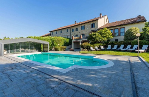 Bosco Marengo Villa | Ca' Vecchia, villa con Padel, Golf Simulator & EV Charger
