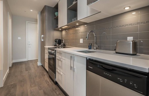 Downtown Victoria Condo | Be the lively cityzen in Cityzen