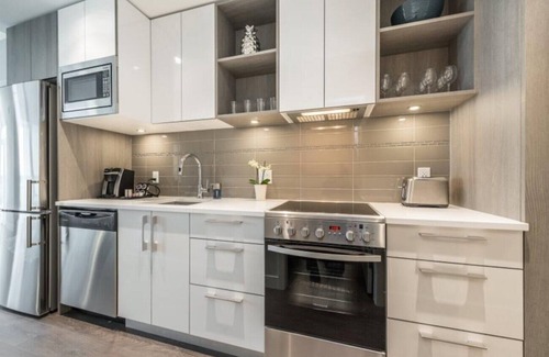 Downtown Victoria Condo | Be the dapper cityzen in Cityzen