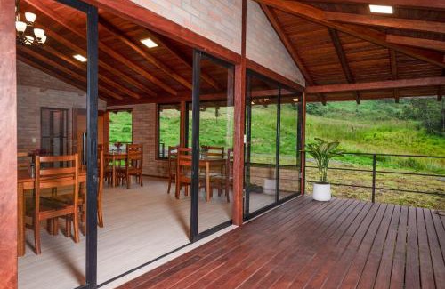 Baeza Cabin | Cabañas Las Nubes
