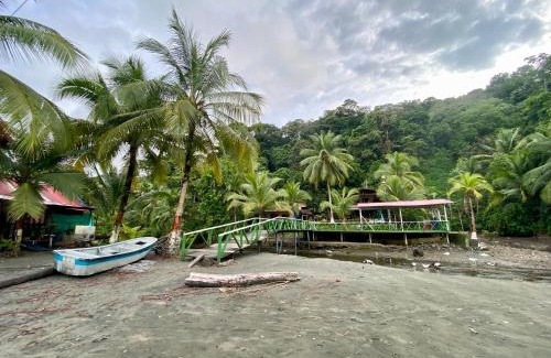 Bahia Solano Hotel | Cabañas Las Perlas