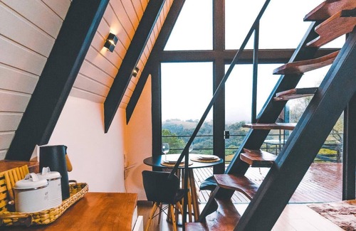 Baependi Cabin | Cabana Raízes: A-frame com Vista Para as Montanhas