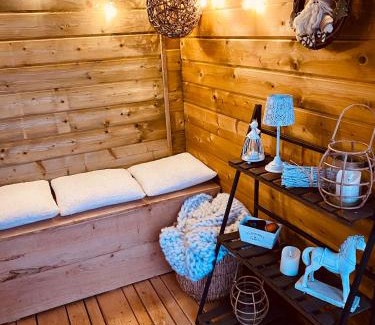 Bouillon Other | Cabane au style scandinave et son bain nordique