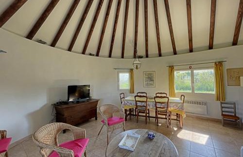 Saintes-Maries-de-la-Mer House | Cabane de Gardian 6 pers, nature, animaux admis, parking - FR-1-475-186