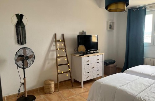 Gruissan Plage Apartment | Cabane des Flamants YourHostHelper