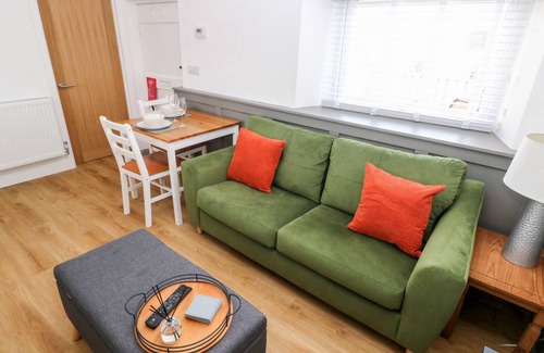 Kilgetty Cottage | Cabin ∙ 1 bedroom ∙ 2 guests