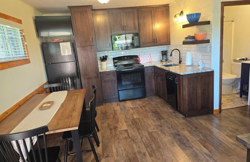 Lake Ann Cabin | Cabin #1- Sleeping Bear Resort