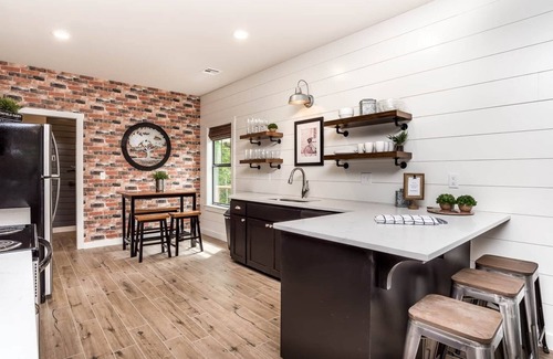 Bella Vista Cabin | Cabin 11 @ Trails Edge (Pet-Friendly)