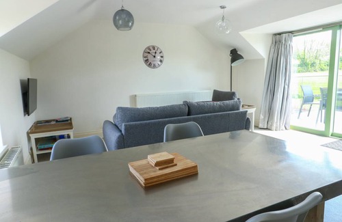 Brynsiencyn Cottage | Cabin ∙ 2 bedrooms ∙ 4 guests