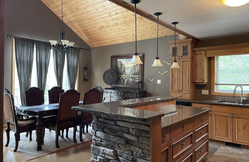 Wasagaming Cottage | Cabin 240 - Riding Mountain Luxury Cabins