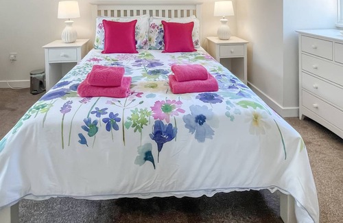 Mundesley Cottage | Cabin ∙ 3 bedrooms ∙ 8 guests
