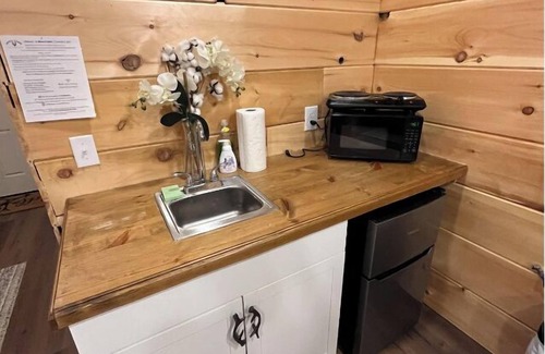 Joelton Cabin | Cabin 4 @ Jones Farm Venue and Cabins