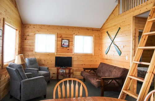 Houghton Lake Resort | Cabin 5 - Cozy 3-bedroom lakefront.