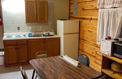 Warsaw Cabin | Cabin 5 -Reel and Trigger