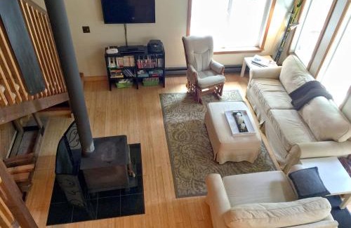 Glacier House | Cabin 99 is a Charming Cabin with a hot tub and Pet Friendly