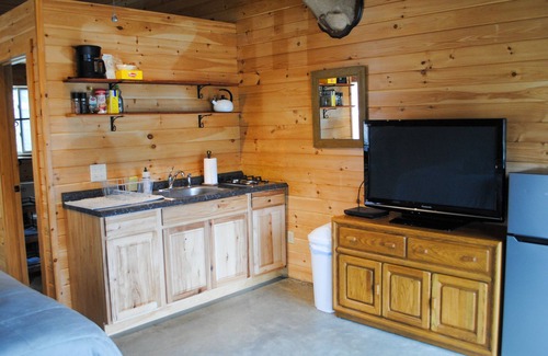 Guildhall Cabin | Cabin at Hidden Falls Farm