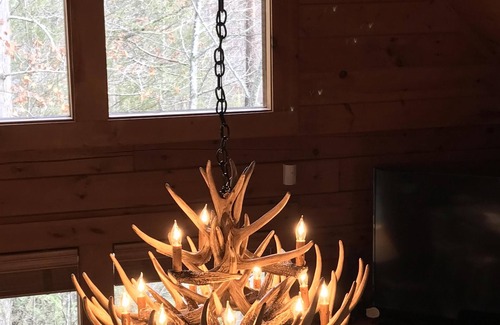Gatlinburg Cabin | Cabin Fever ~Pet friendly~ located in Black Bear Falls Community~ Gatlinburg TN