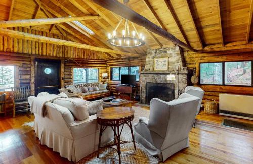 Boothbay Harbor House | Cabin in the Pines