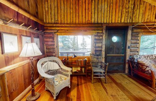 Boothbay Harbor House | Cabin in the Pines