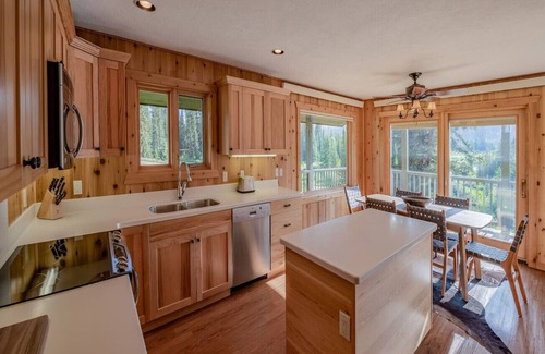 Sublette County Apartment | Cabin on Private Ranch Sleeps 10