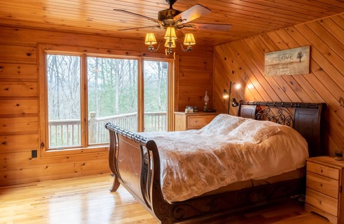 Andrews House | Cabin-style 3/3.5 home on 11 private acres, sleeps 12. Couple or family getaway