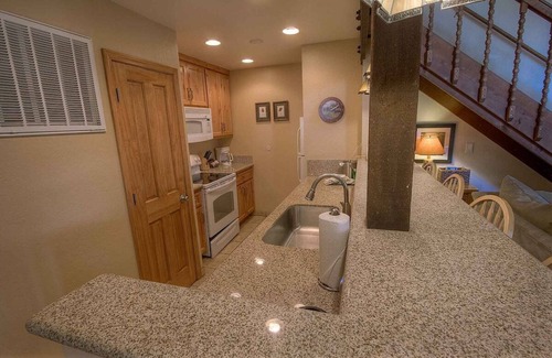 Pioneer Trail Condo | Cabin Style Condo at Lakeland (LLC0972)