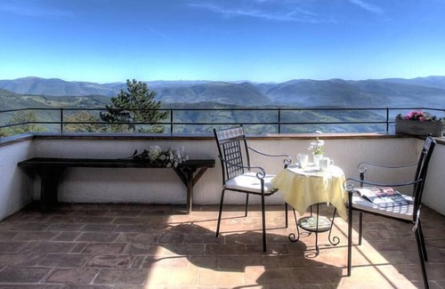 Spello Cabin | Cabin surrounded by greenery in the Monte Subasio Park - Panoramic Terrace