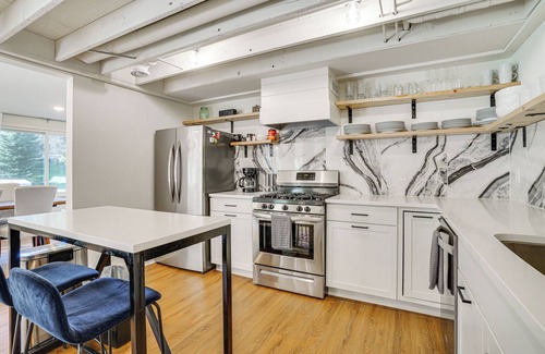 Minnetrista House | Cabin w/Halstead Bay Access: Hot Tub, Sauna, Dock