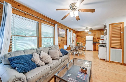 Cherokee Cabin | Cabin w/Hot Tub, Near Smoky Mountains Nat’l Park!