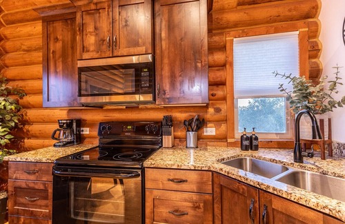 Alton Cabin | Cabin w/Views Near Zion & Bryce
