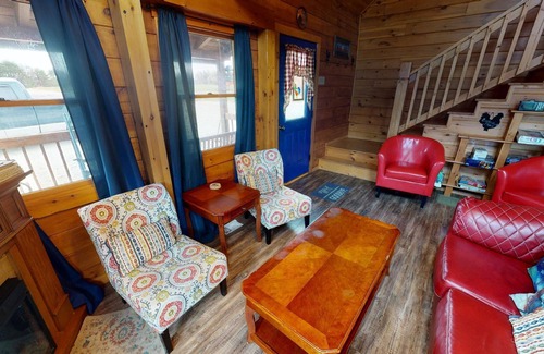 Carbon Hill Cabin | Cabins In Hocking - Fly the Coop