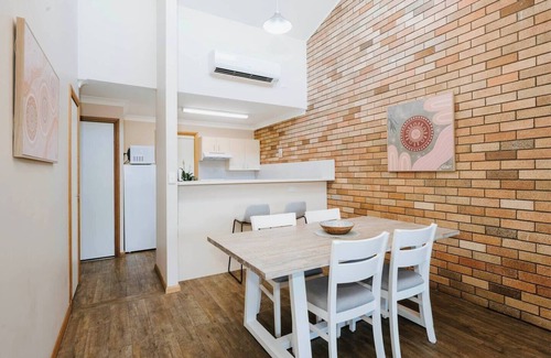 Central Mudgee Villa | Caddy Shack Mudgee Stay by Golf Course and Wineries